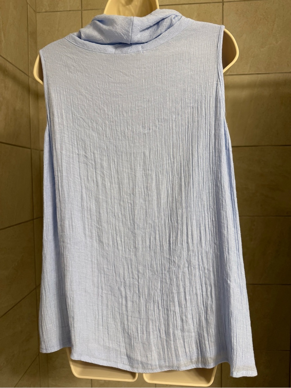 NWOT Gaya light blue cowl neck sleeveless fluttery top, size Extra Large - Picture 5 of 7